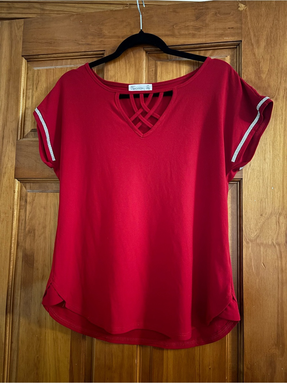 89th & Madison Red Short Sleeve Top with Lattice V-Neck